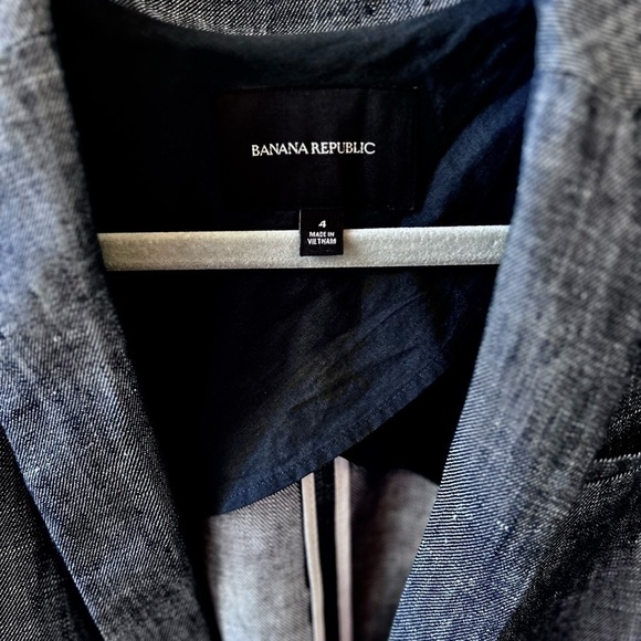 Banana Republic Boyfriend Blazer Size 4 Dark Blue Chambray Coat - Picture 6 of 9